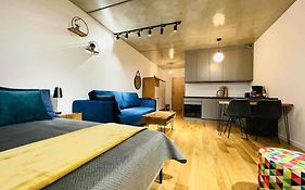 Studio Mango W/Patio & Parking